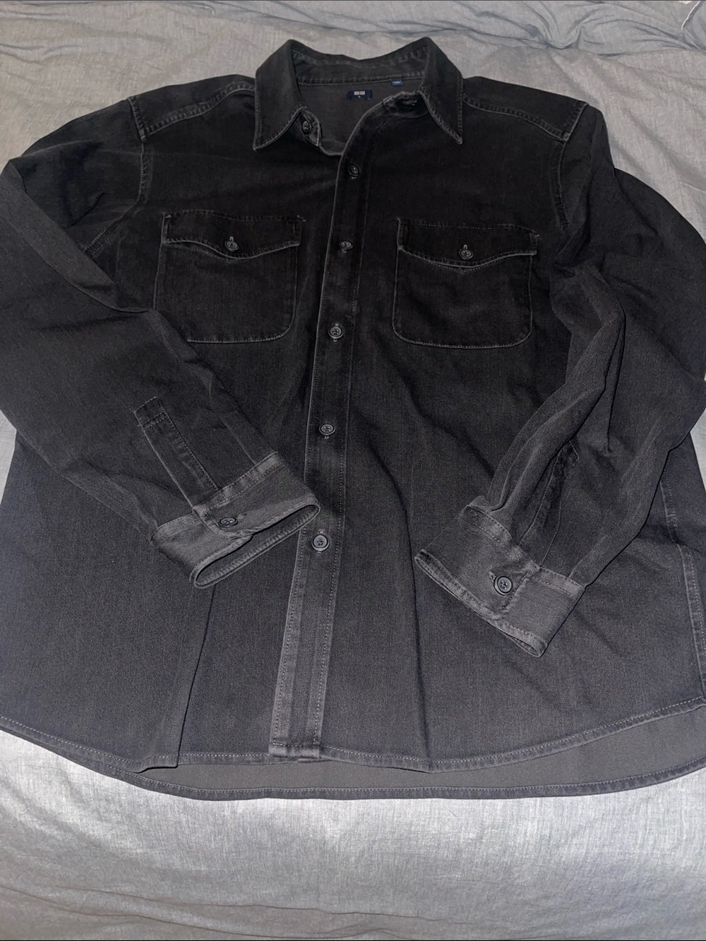Uniqlo Black Button-Front Shirt Jacket. Size L